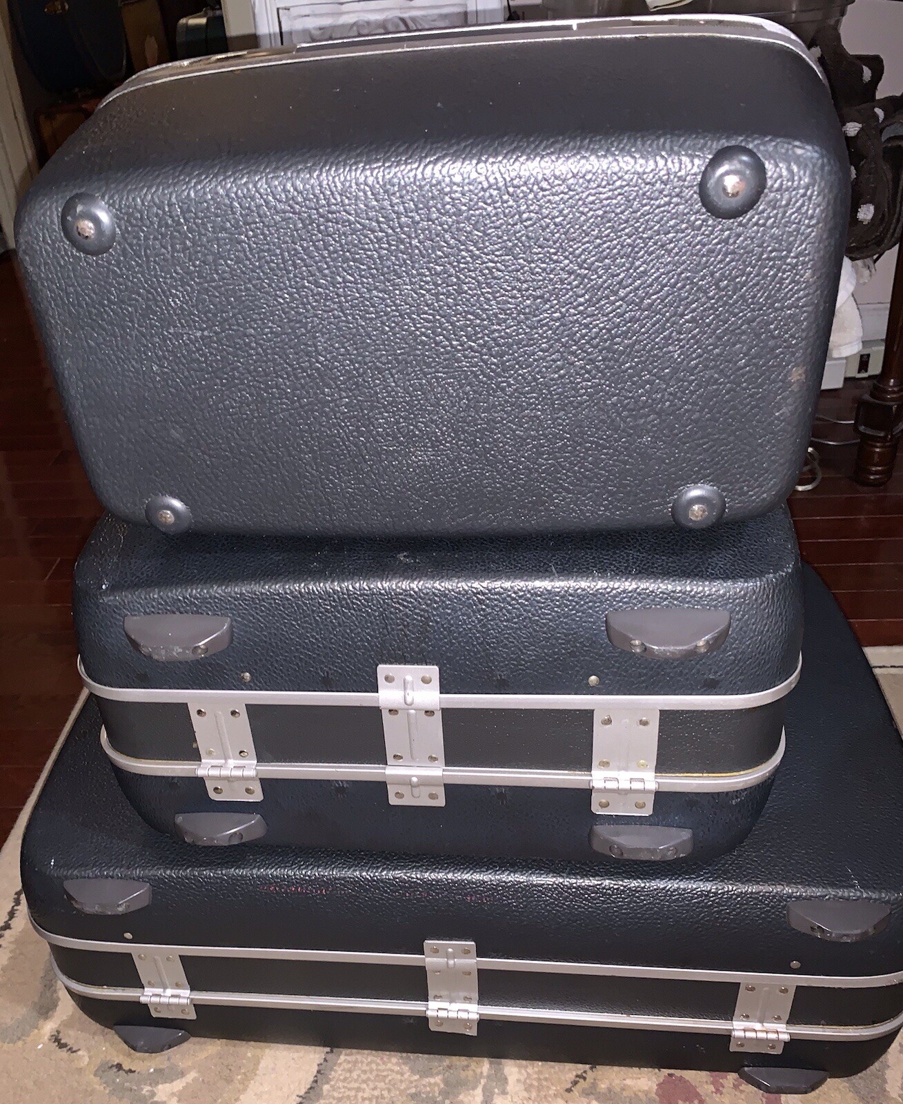 Vntg 1960s 3 pc Luggage set blue hard shell Cases Train Case Square Wrist Strap