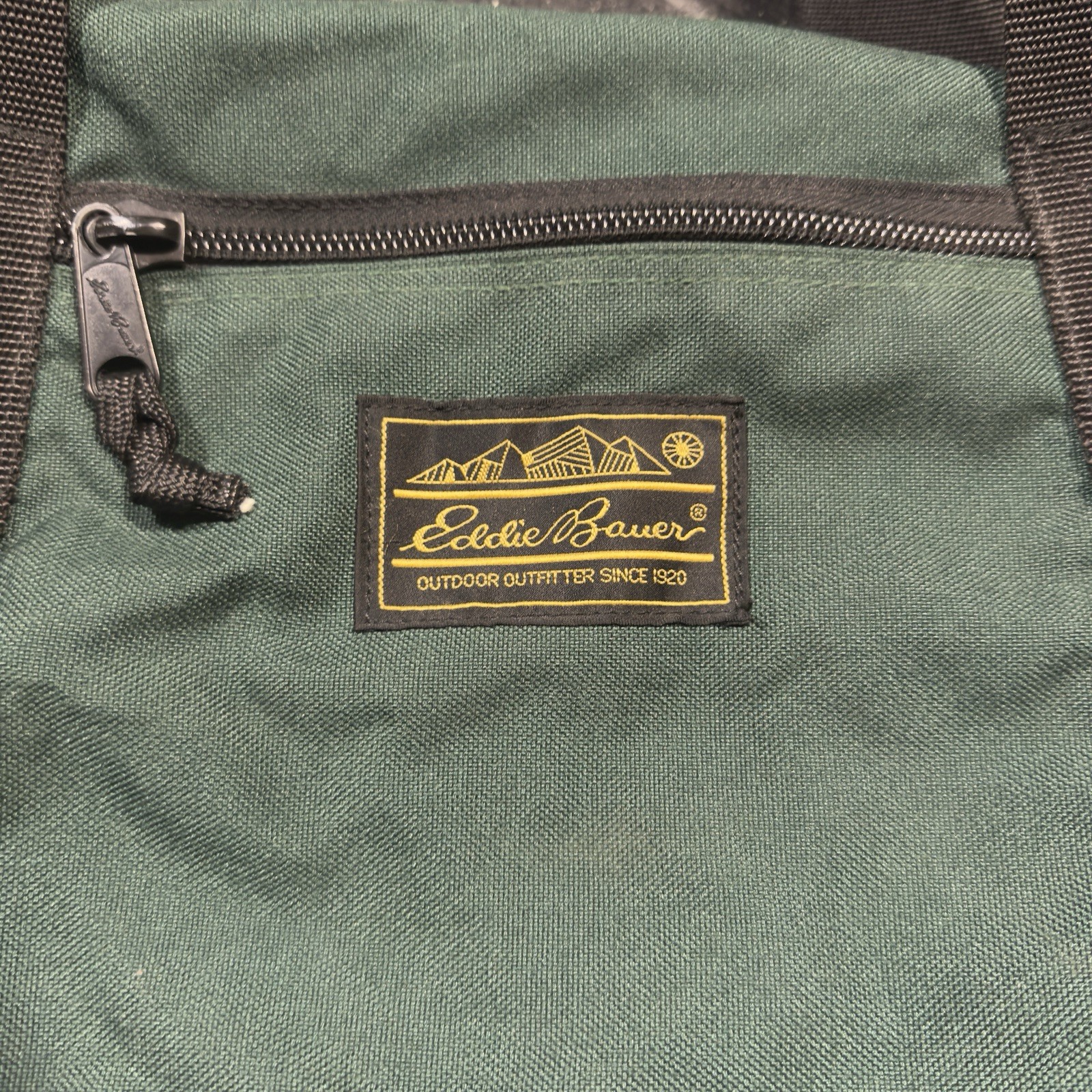 VINTAGE EDDIE BAUER WEEKENDER DUFFEL BAG HUNTER GREEN GORPCORE 29″x 11″ x 15″