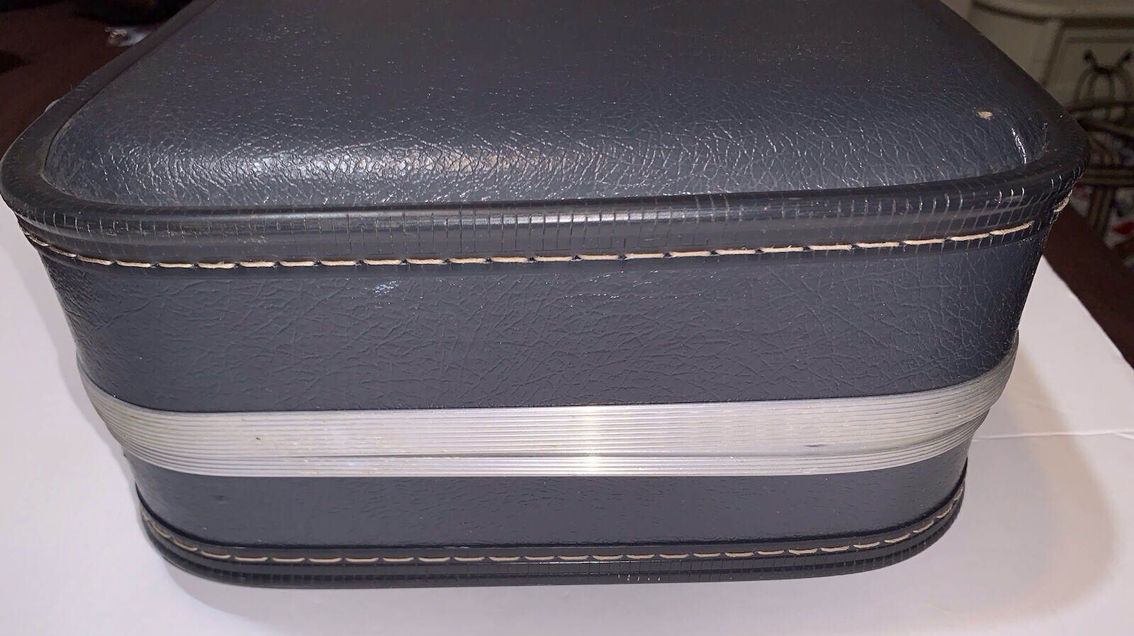 Vntg 1960s 3 pc Luggage set blue hard shell Cases Train Case Square Wrist Strap