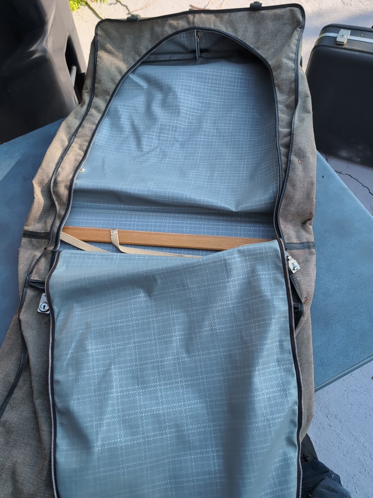 Atlantic – Texture Patterned Hanging Garment Bag – Est 1970 Collectible Vintage