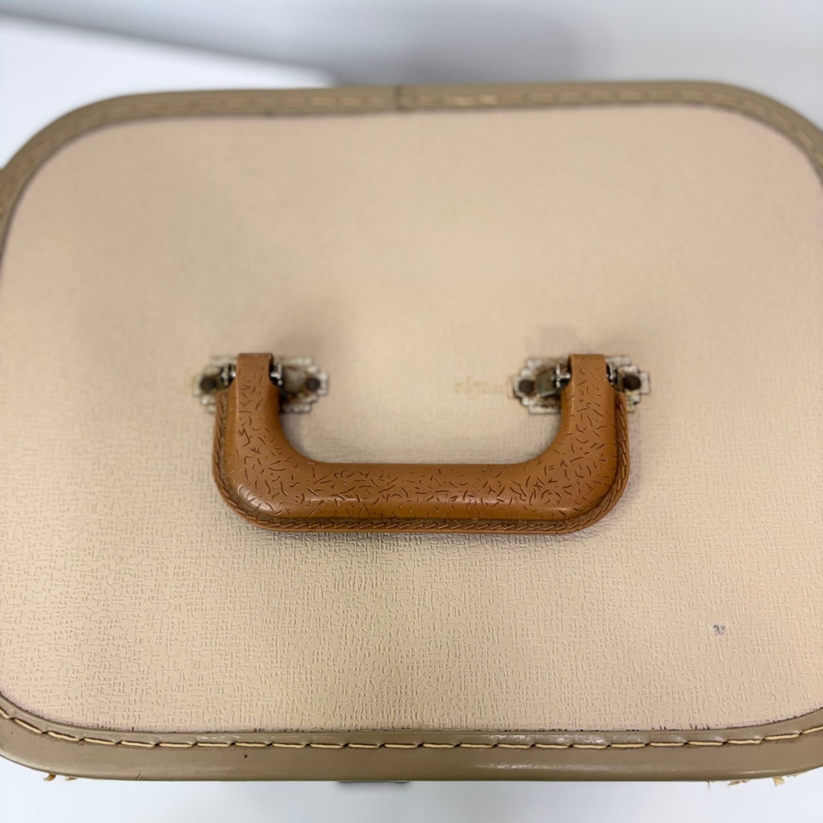 VTG Tan Train Case Vanity Makeup Box Mid Century Travel Luggage Beige 12.5in