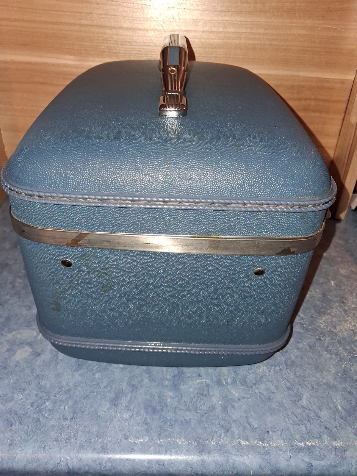 Vntg American Tourister Blue Train Case Luggage/Makeup Organizer-Nice&Clean!!!
