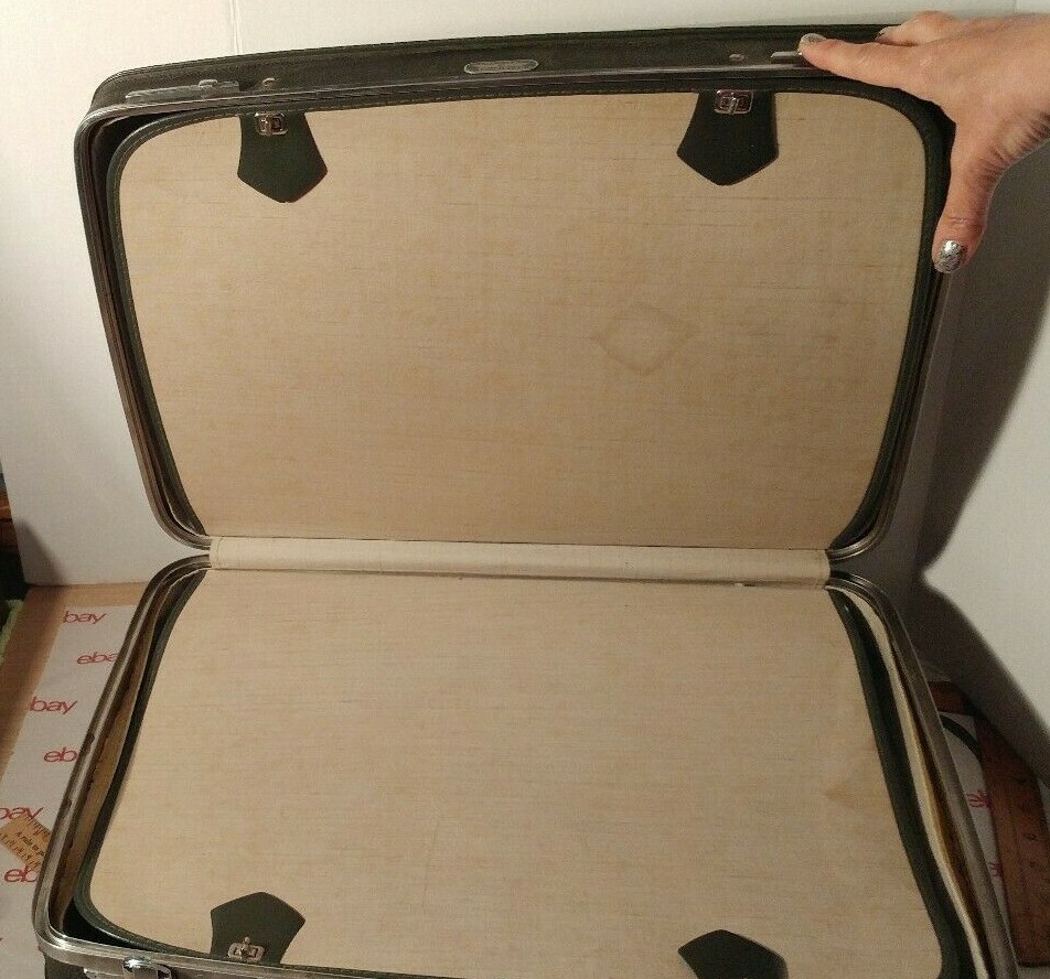 American Tourister Tiara Hardside Medium 22 inch Suitcase Briefcase No Key EUC