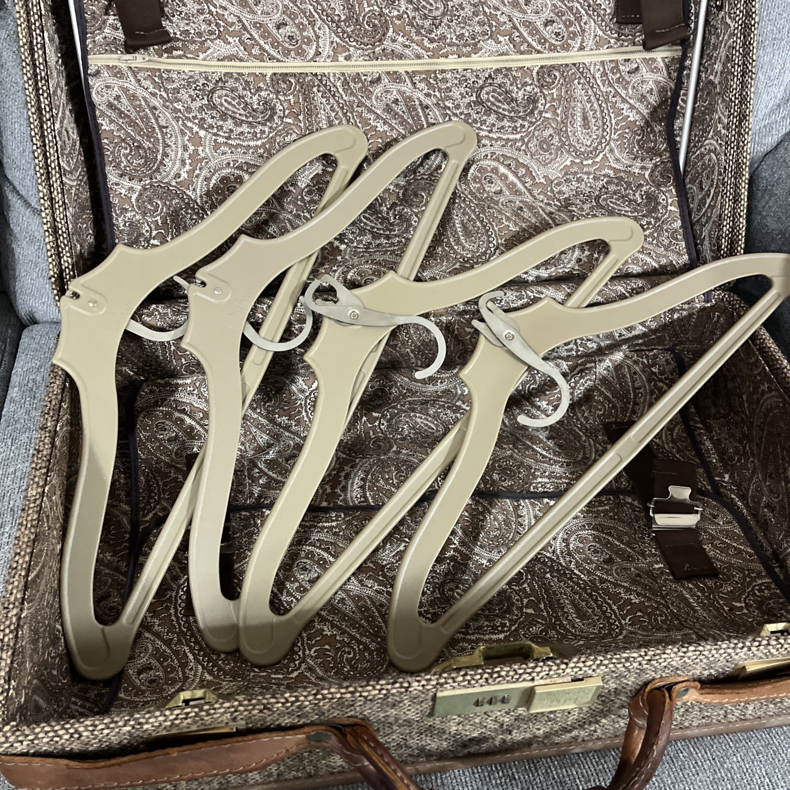 Vintage Hartmann Luggage Tweed Leather Suitcase With 4 Hartmann Hangers