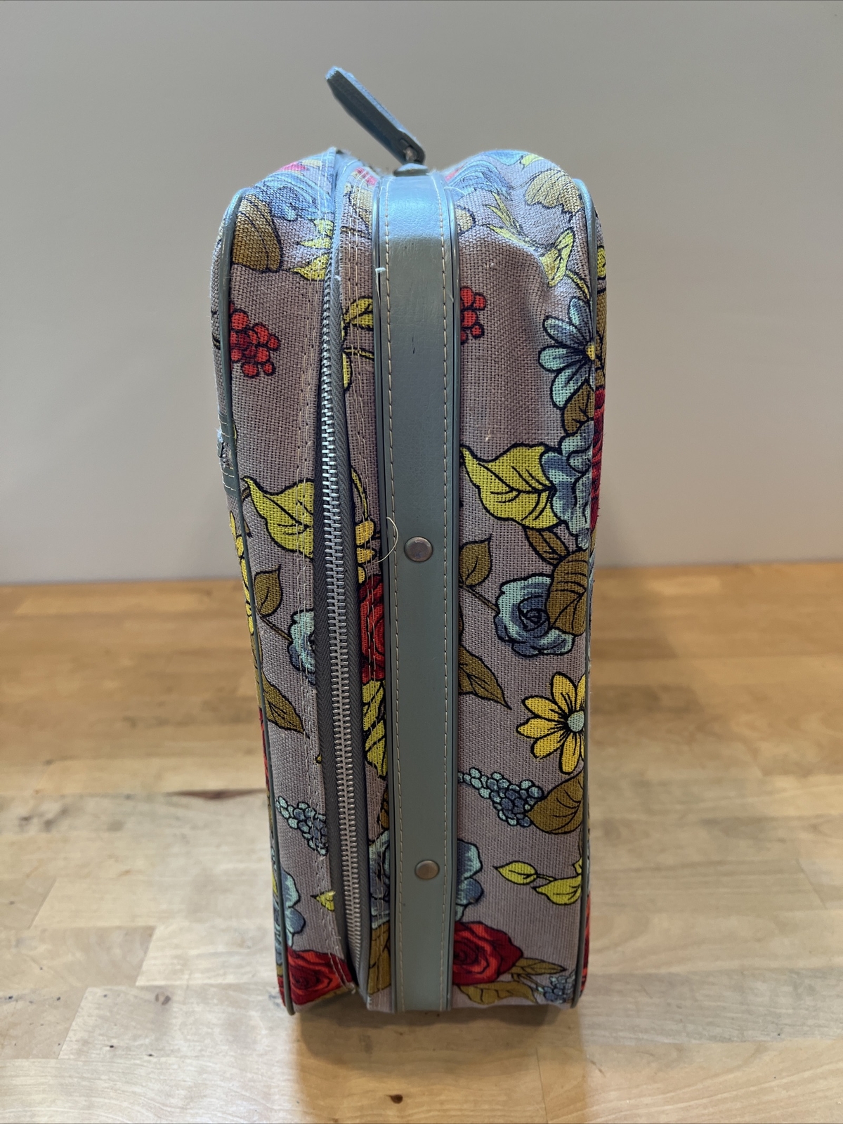 Vintage Flower Power Retro Suitcase Luggage 60s-70’s BoHo Hippee