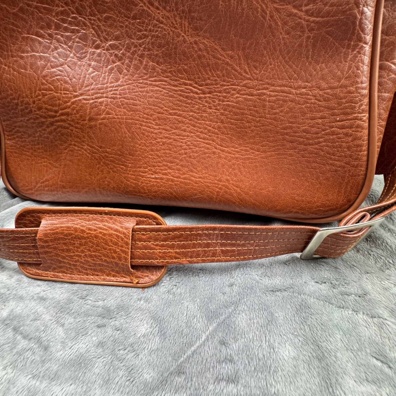 World Traveler Shoulder Bag Unisex OS Brown Excellent Vintage Retro Flight Bag
