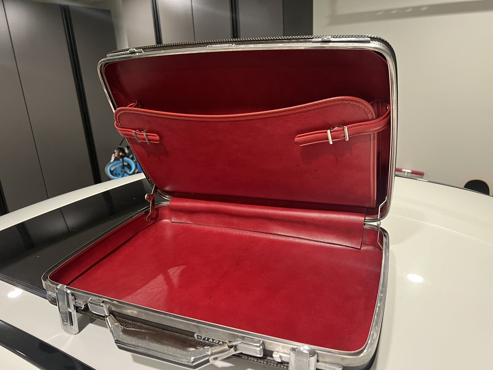 Vintage American Tourister Tiara Briefcase No Key