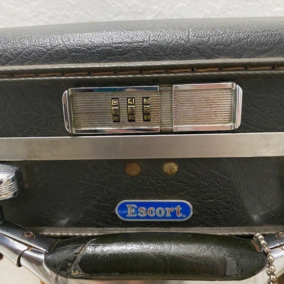 Briefcase/American Tourister/Laggage/Black/Vintage/Des PAT 189.366