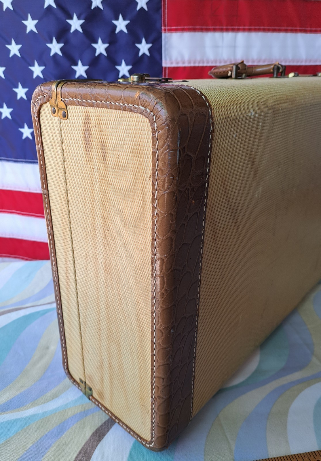 Vintage Air King Gold Tweed 24″ Suitcase Brown Embossed Alligator Leather