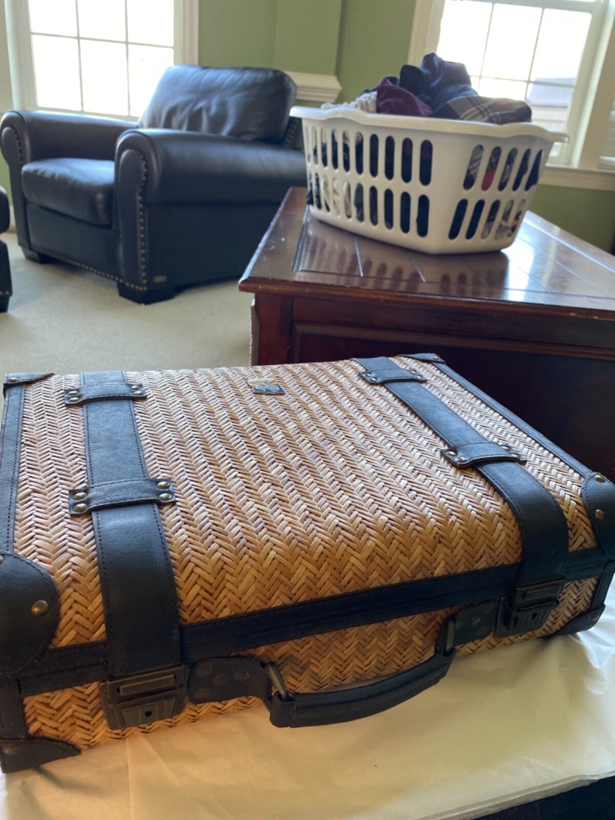VINTAGE RATTAN SUITCASE 16″ x 12″ x 5″