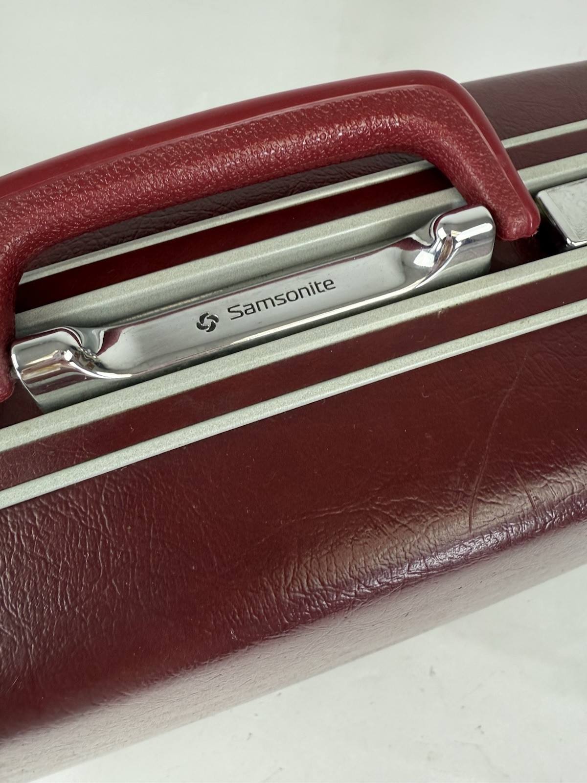Samsonite Maroon Hard Shell Handle Travel Luggage Suitcase Vintage 19″