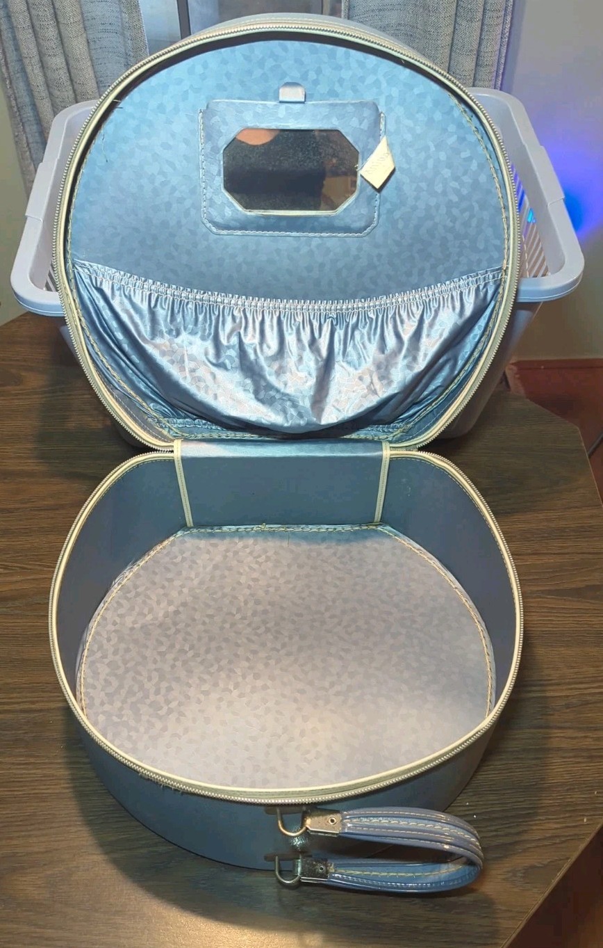 Vintage Travins Made In America Zippered Aqua Blue Travel Hat Bag / Luggage