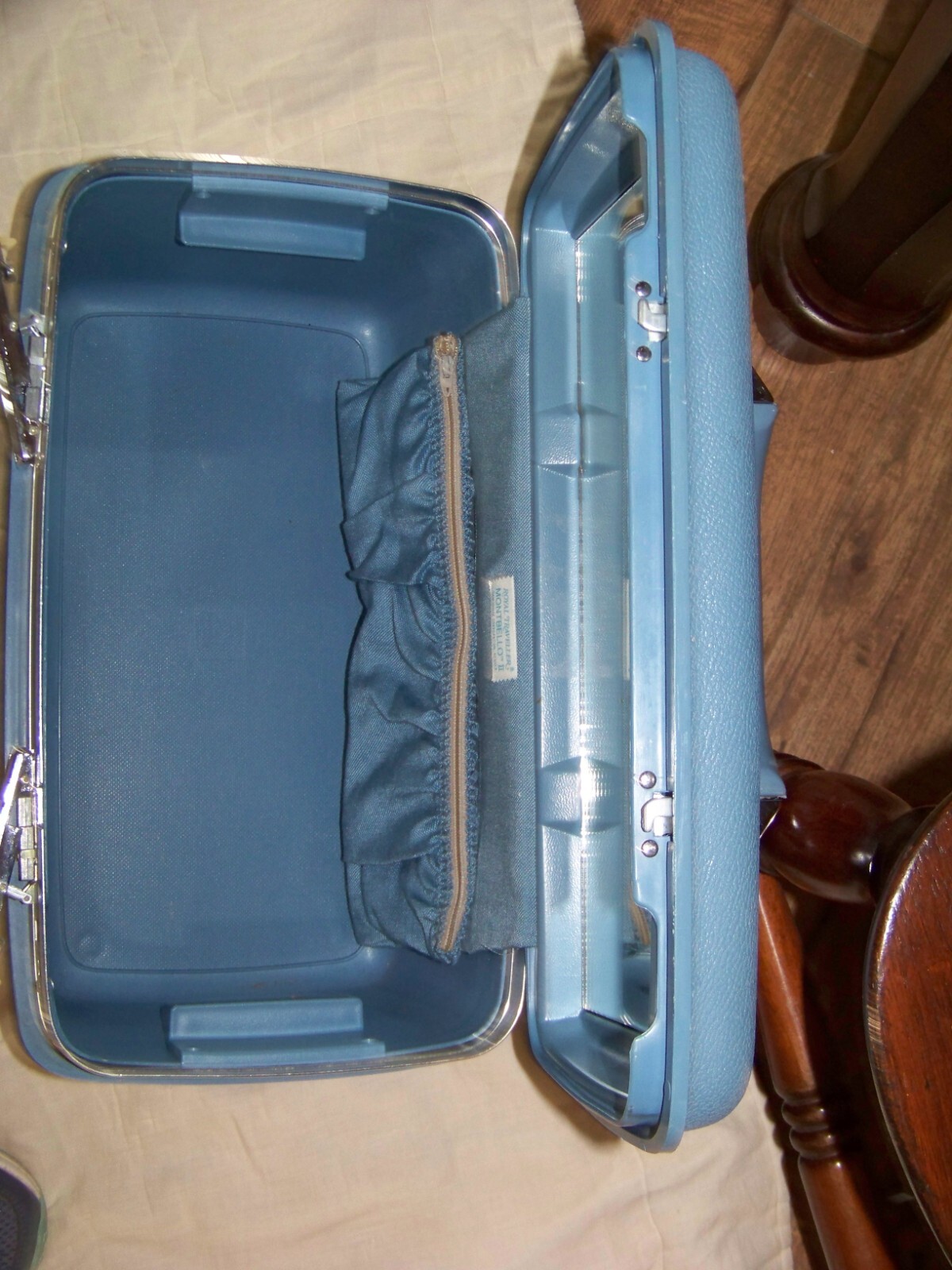 Vintage Samsonite Royal Traveller Montbello II Hard Train Case – Blue
