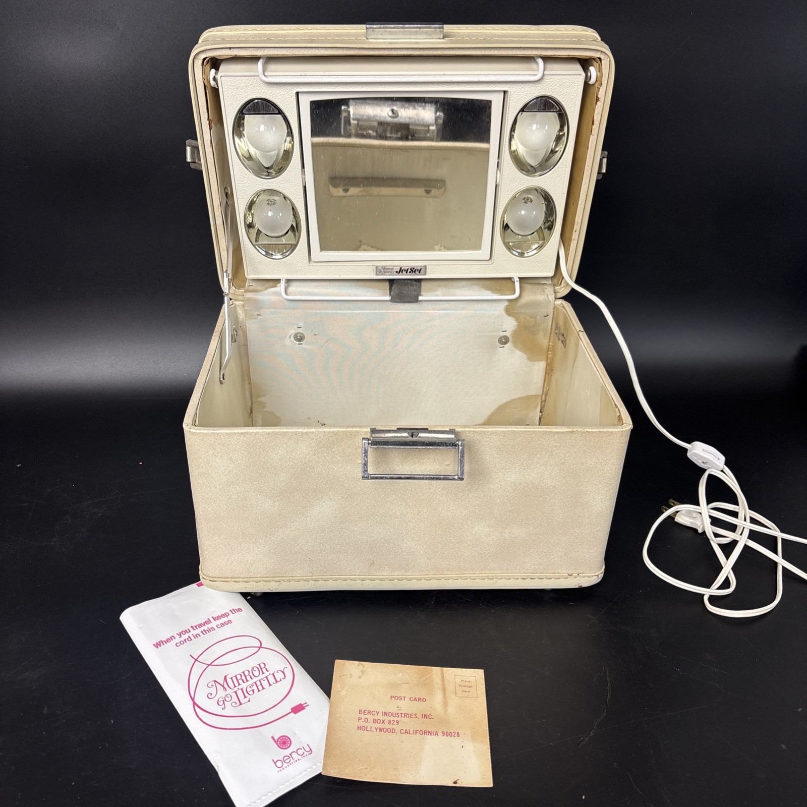 Vintage Cream Train Case Luggage Carry On Makeup w/Bercy Mirror