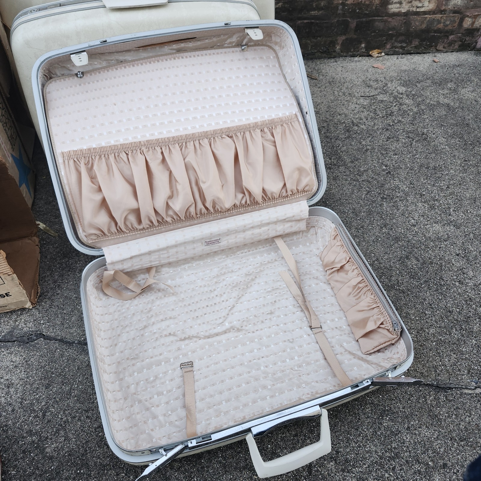 Samsonite Silhouette Luggage Set Dover White Boxes Suitcases Beauty Case Vintage