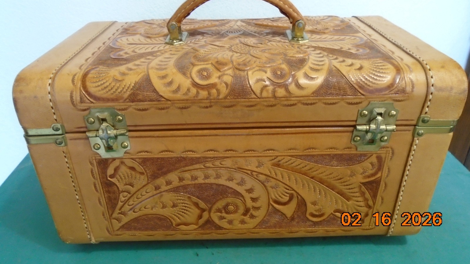 Vintage FLORES BAGS Genuine Hand Leather Tooled Traveling Case BEAUTIFUL !!