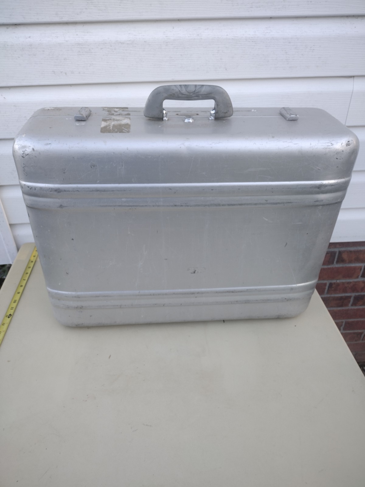 Vtg Halliburton Aluminum Suit Case