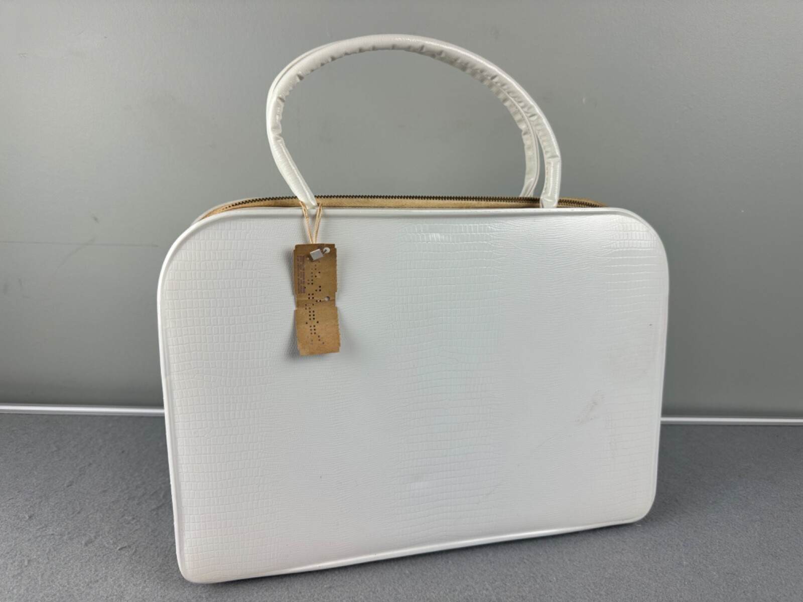 Vintage Strawbridge & Clothier White Full Zip 13.5″ Case w/Animal Skin Print