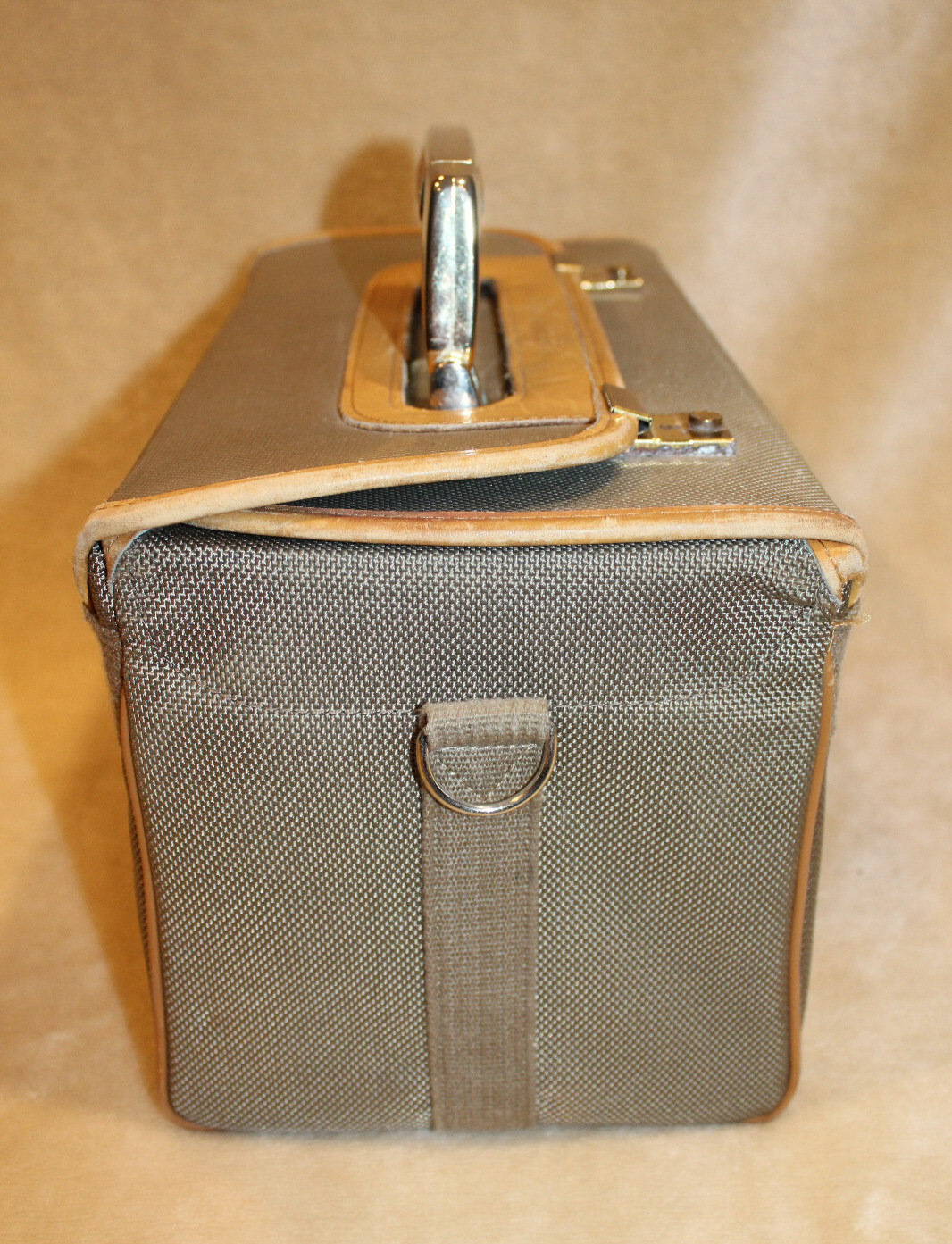 VINTAGE LONDON FOG CANVAS & LEATHER TRAIN CASE VANITY LUGGAGE W/ LOCKS & MIRROR