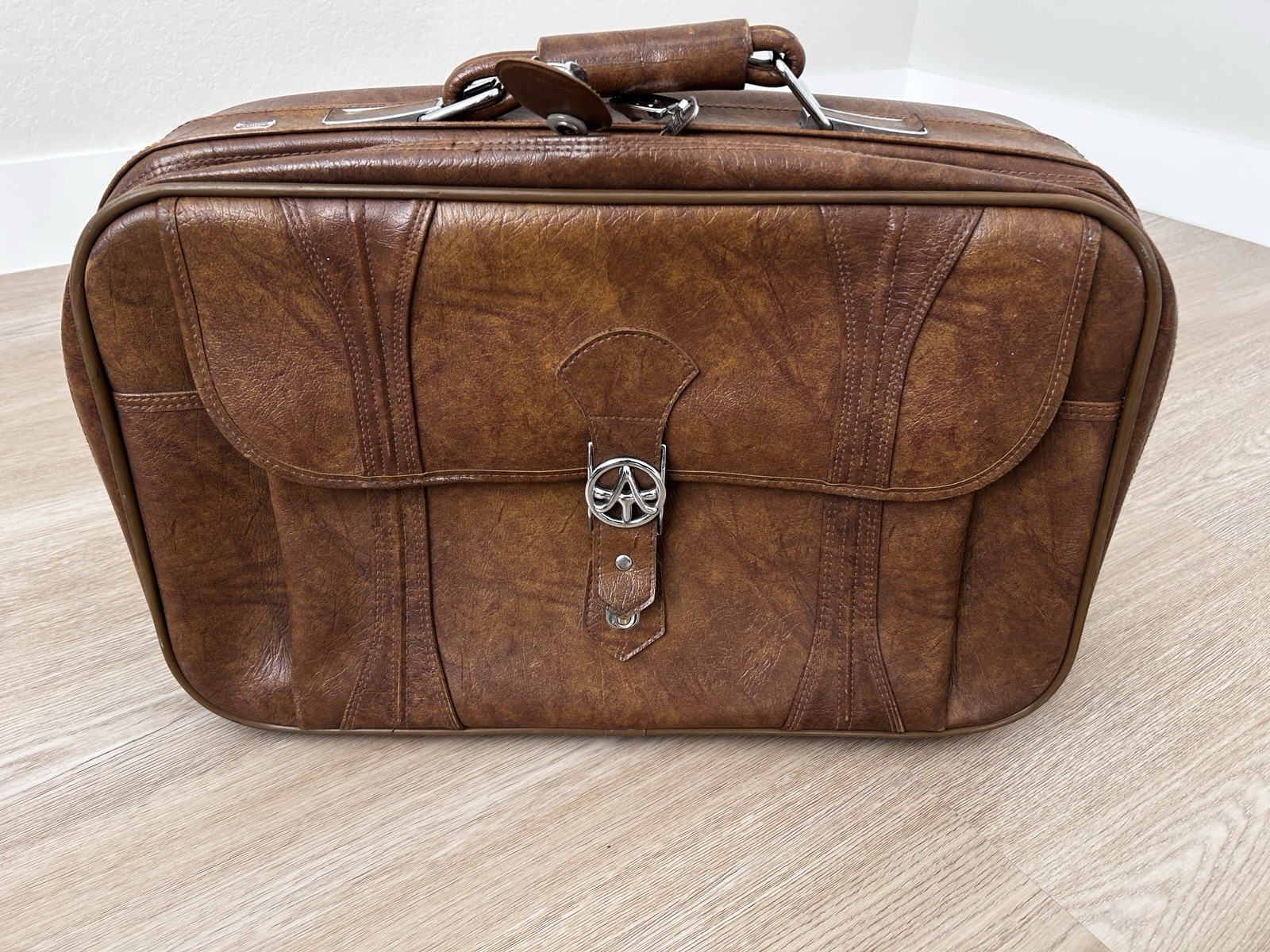 VINTAGE American Tourister brown marbled leather suitcase with original tags