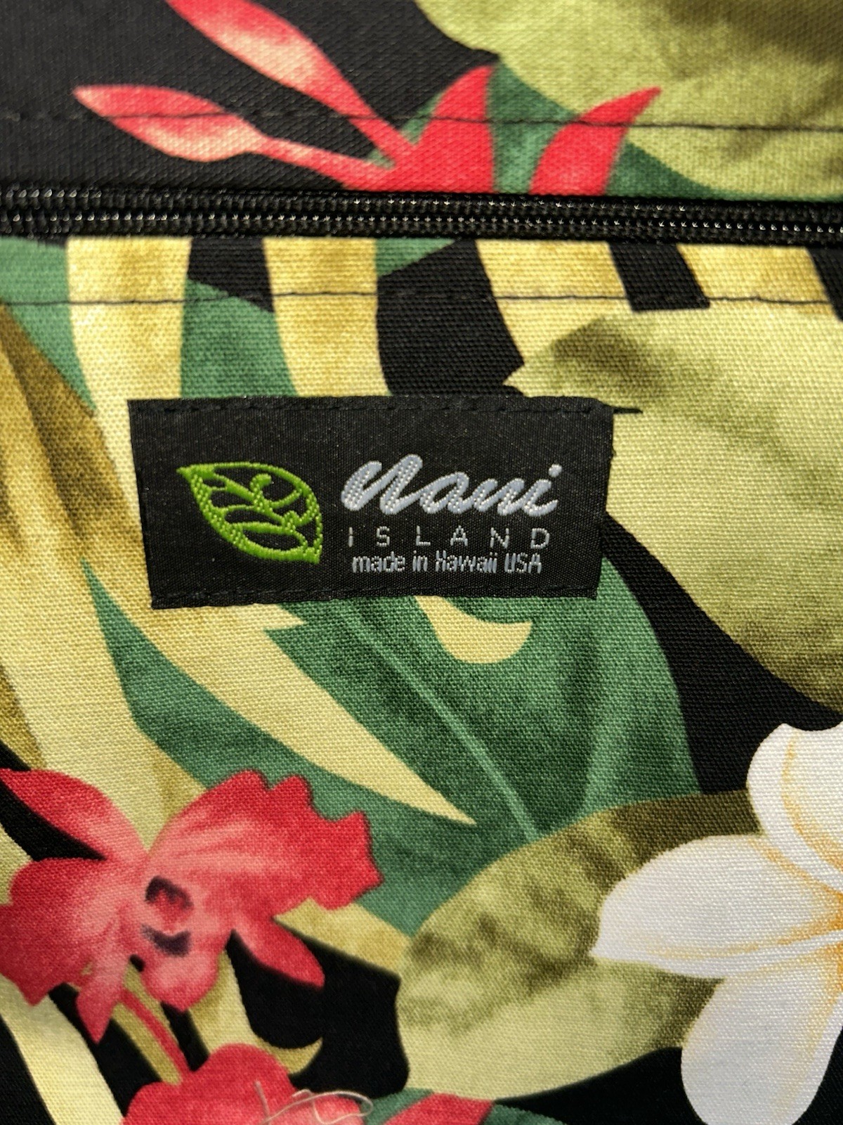 Nani Island Hawaii Crossbody Bag Triple Zip Tropical Floral Plumeria Canvas Purs