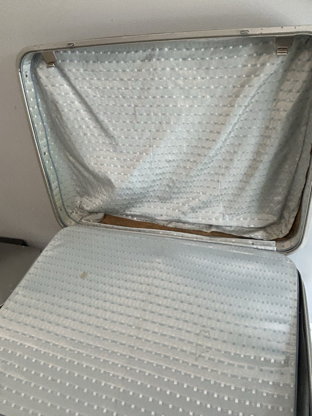 Vintage Luggage Suitcase Samsonite Silhouette Blue – 26 x 19 x 8