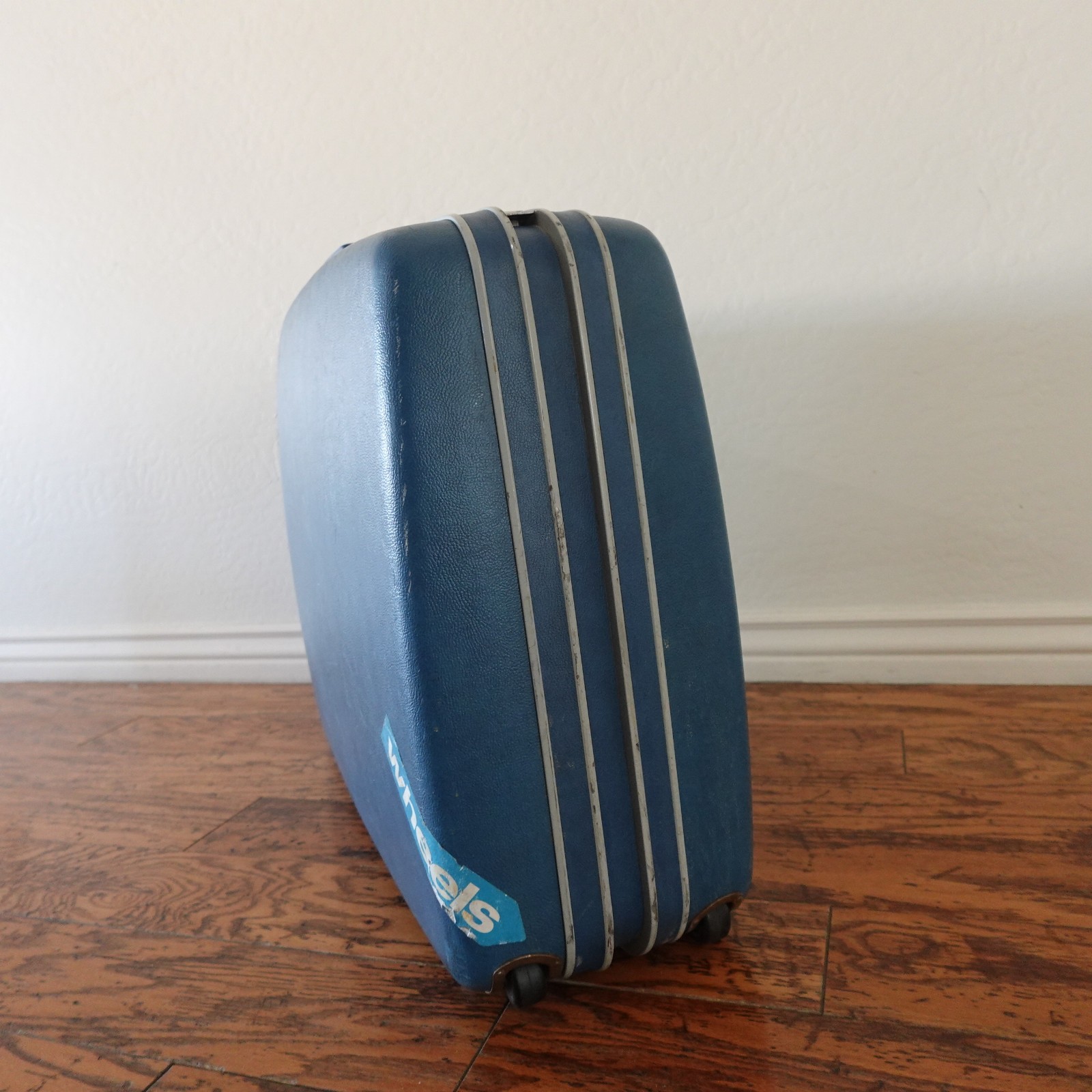 Vintage Samsonite Silhouette Blue Hard Shell Suitcase Large 29″ Luggage Retro