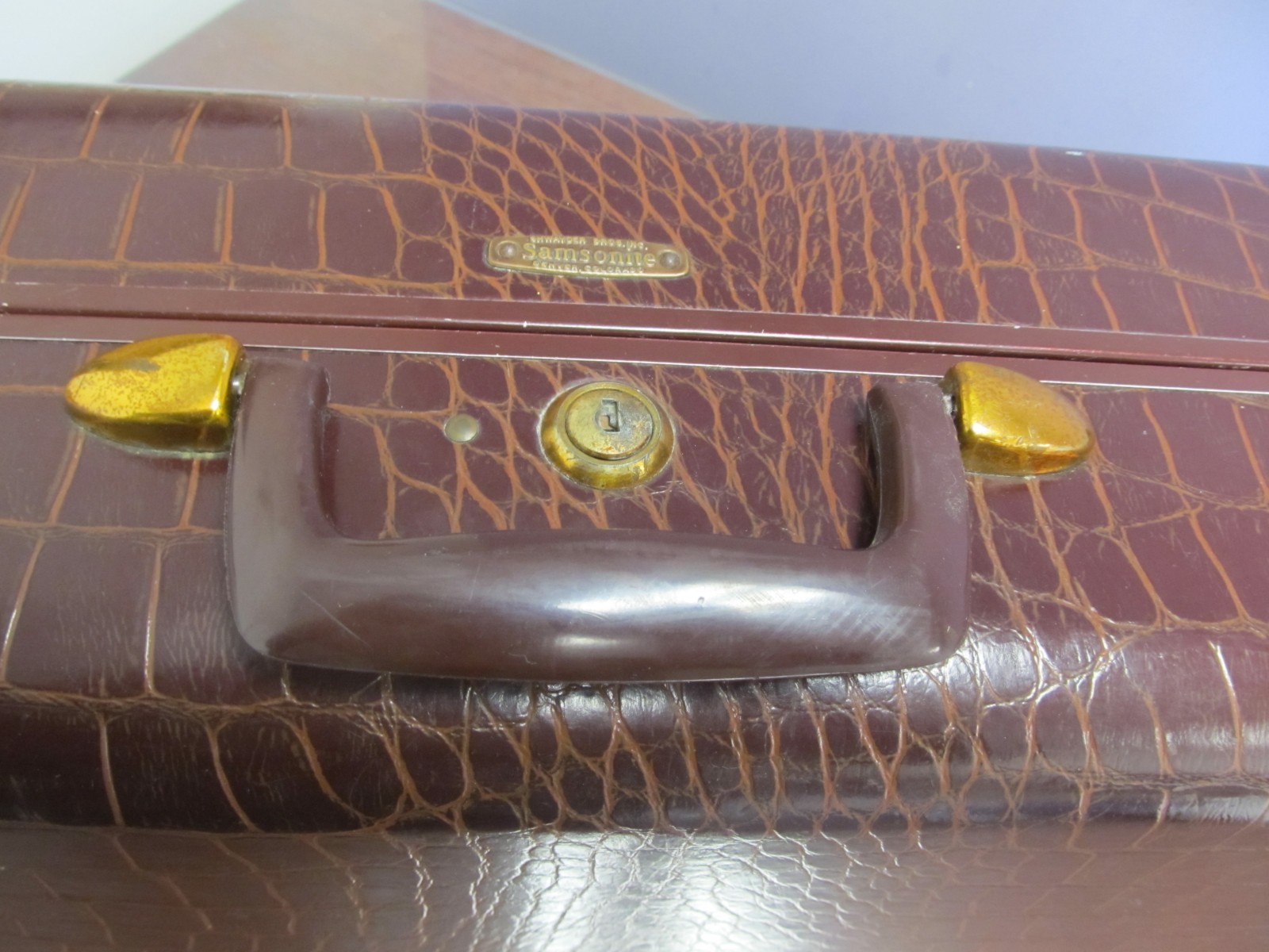 VINTAGE Samsonite 4121 Shwayder Faux Alligator Suitcase Train Luggage 21x13x8