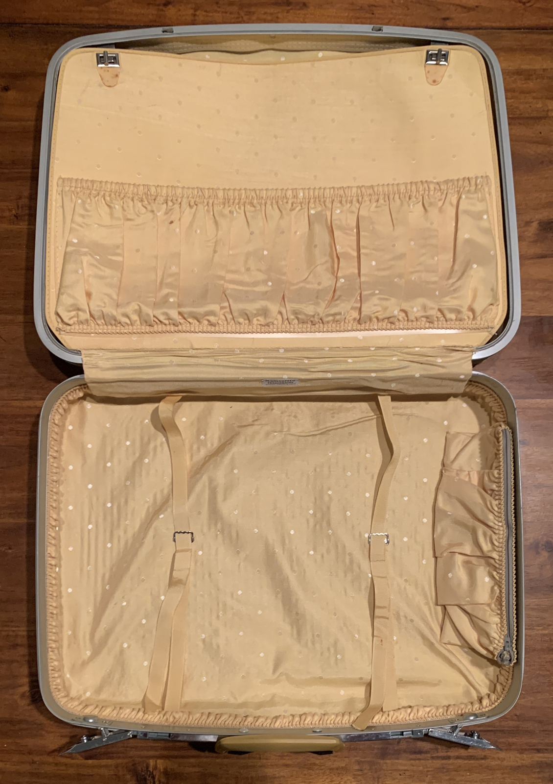 Vintage Samsonite Fashionaire Hardside 23 Inches Suitcase with key Yellow Gold