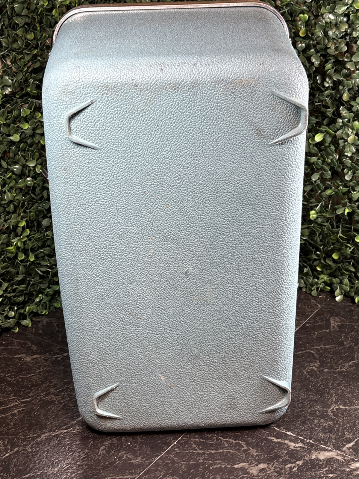 Vintage Oshkosh “None Finer Round The World” 14in Teal Train Makeup Case Luggage