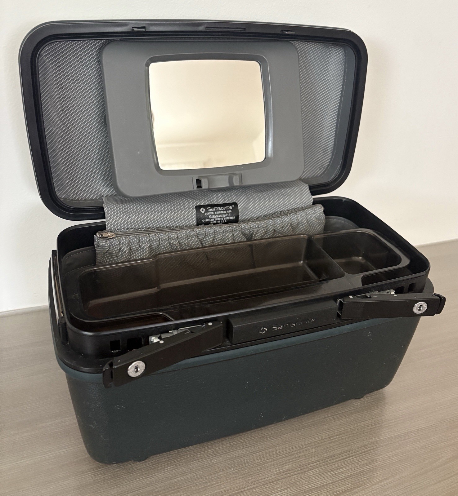 Samsonite Silhouette 5 Travel Train Case HUNTER GREEN Make-Up Tilt Mirror Tray