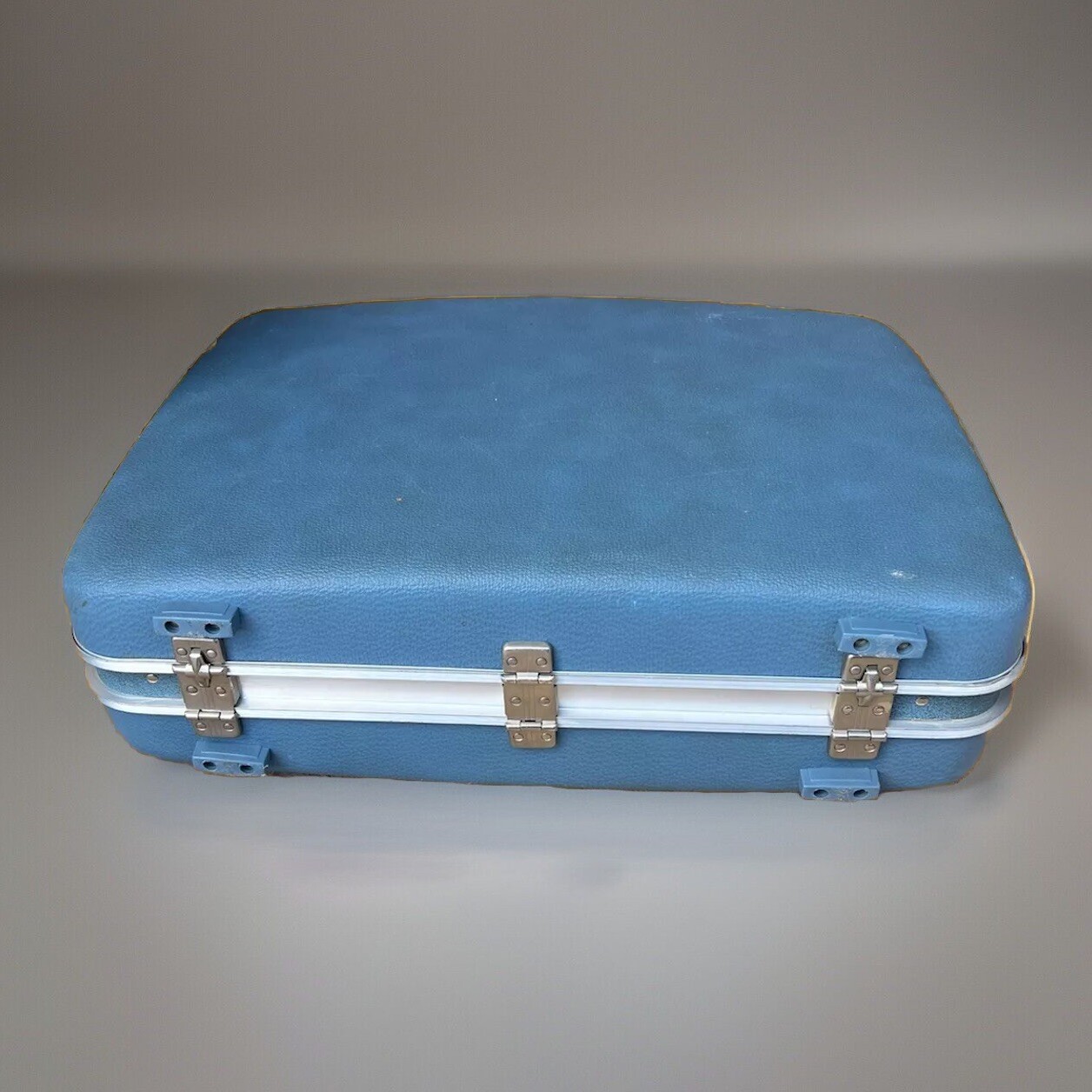 Vintage Mid Century Mainliner Suitcase Blue Hard Shell Carry-On 22”×15” USA