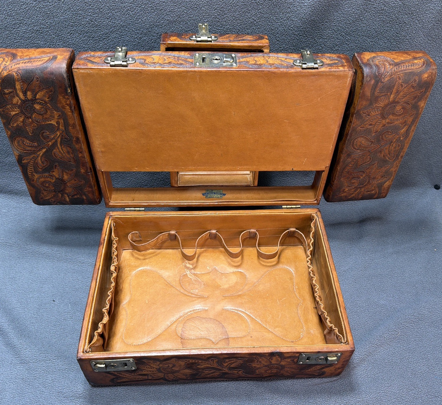 Vintage La India Bonita Mexico Tooled Train Case Leather Travel Vanity Carved