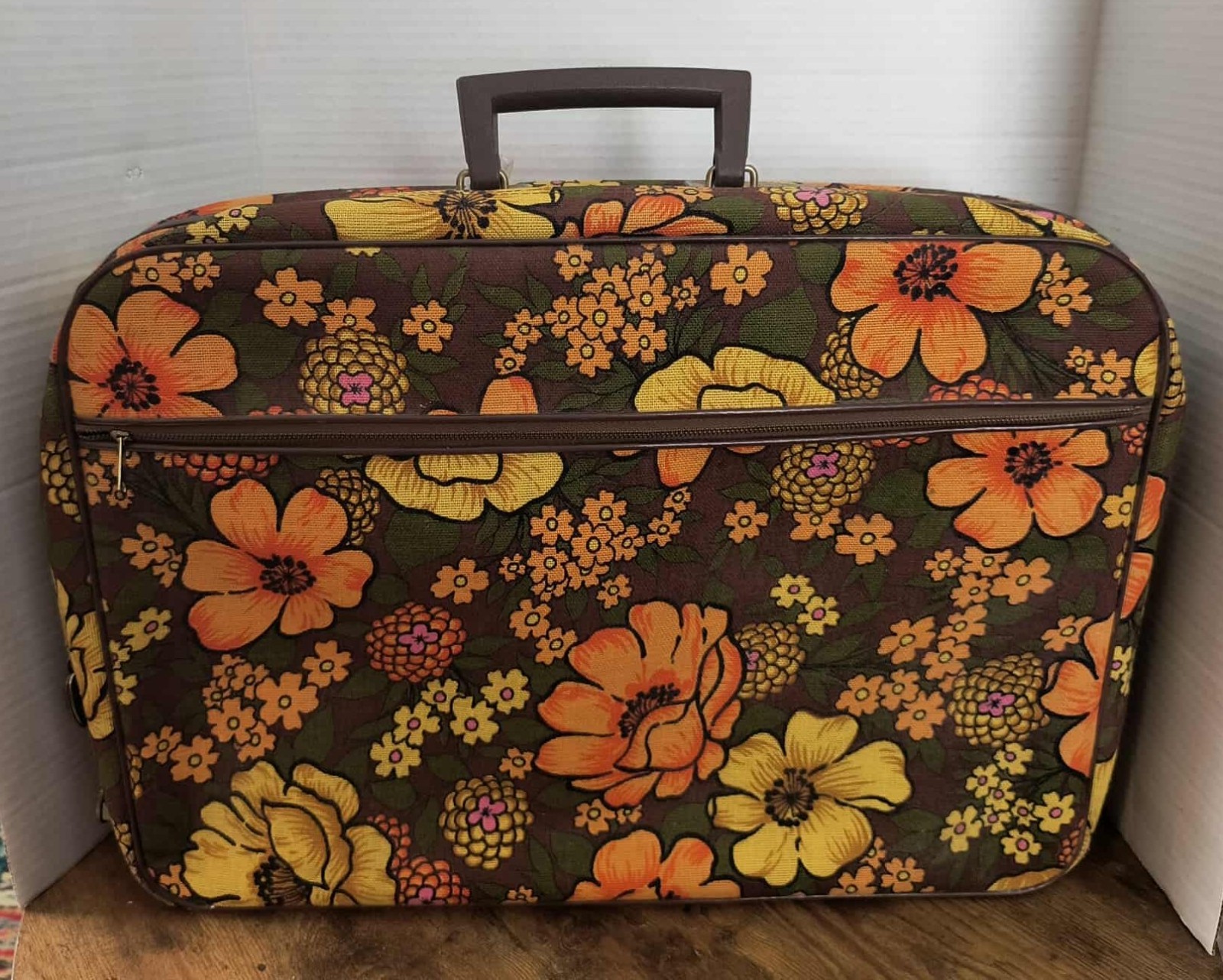 VINTAGE 1960’S FLORAL OVER NIGHT CARRY-ON LUGGAGE & KEY – JAPAN