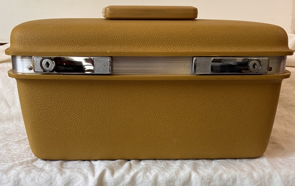 VTG Retro JC Penney Train Case Mustard Yellow Makeup Cosmetic Box w/ Mirror Tray