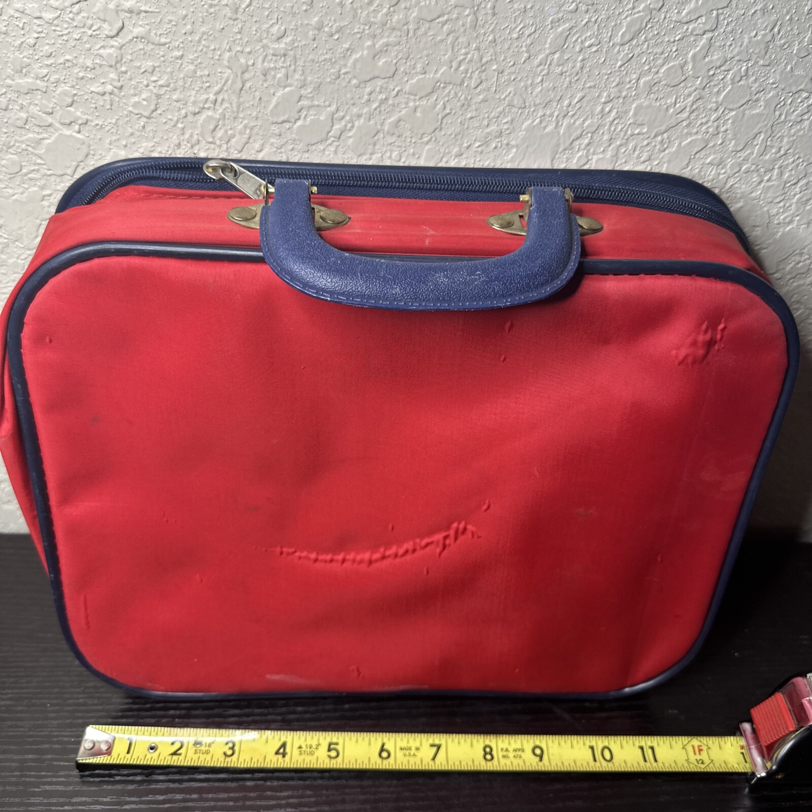 Vintage Kids Red Suitcase “Going Visiting” 1990 Universal Trav-Ler READ