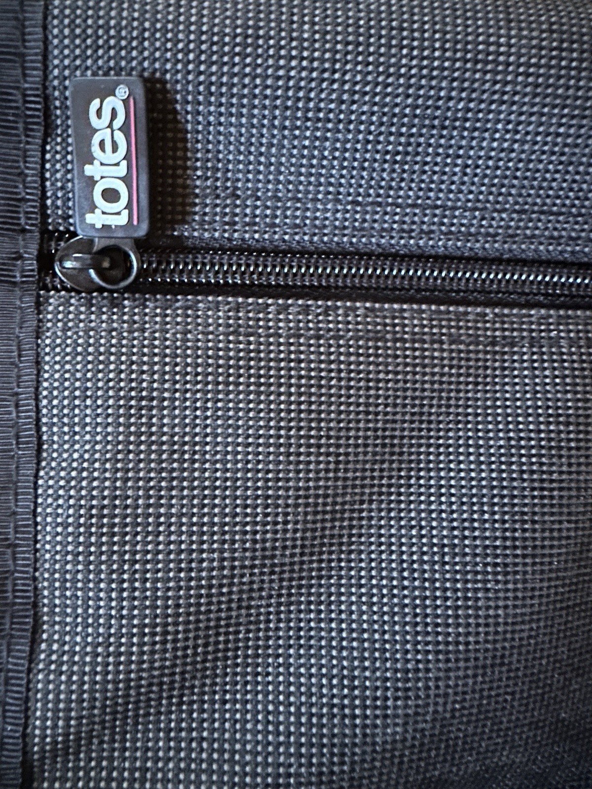 Totes Large Black Nylon Messenger Bag Discontinued Vintage Shoulder Travel Bag