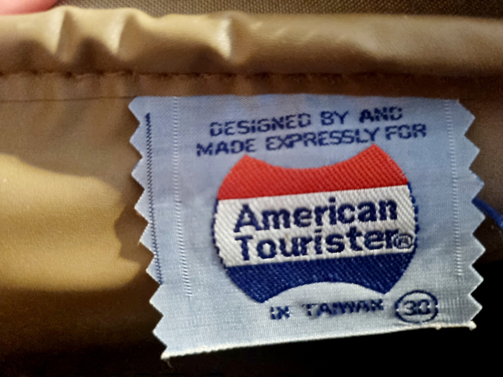 Vintage NWOT American Tourister Carry On Luggage Bag Locking Zipper 2 Keys