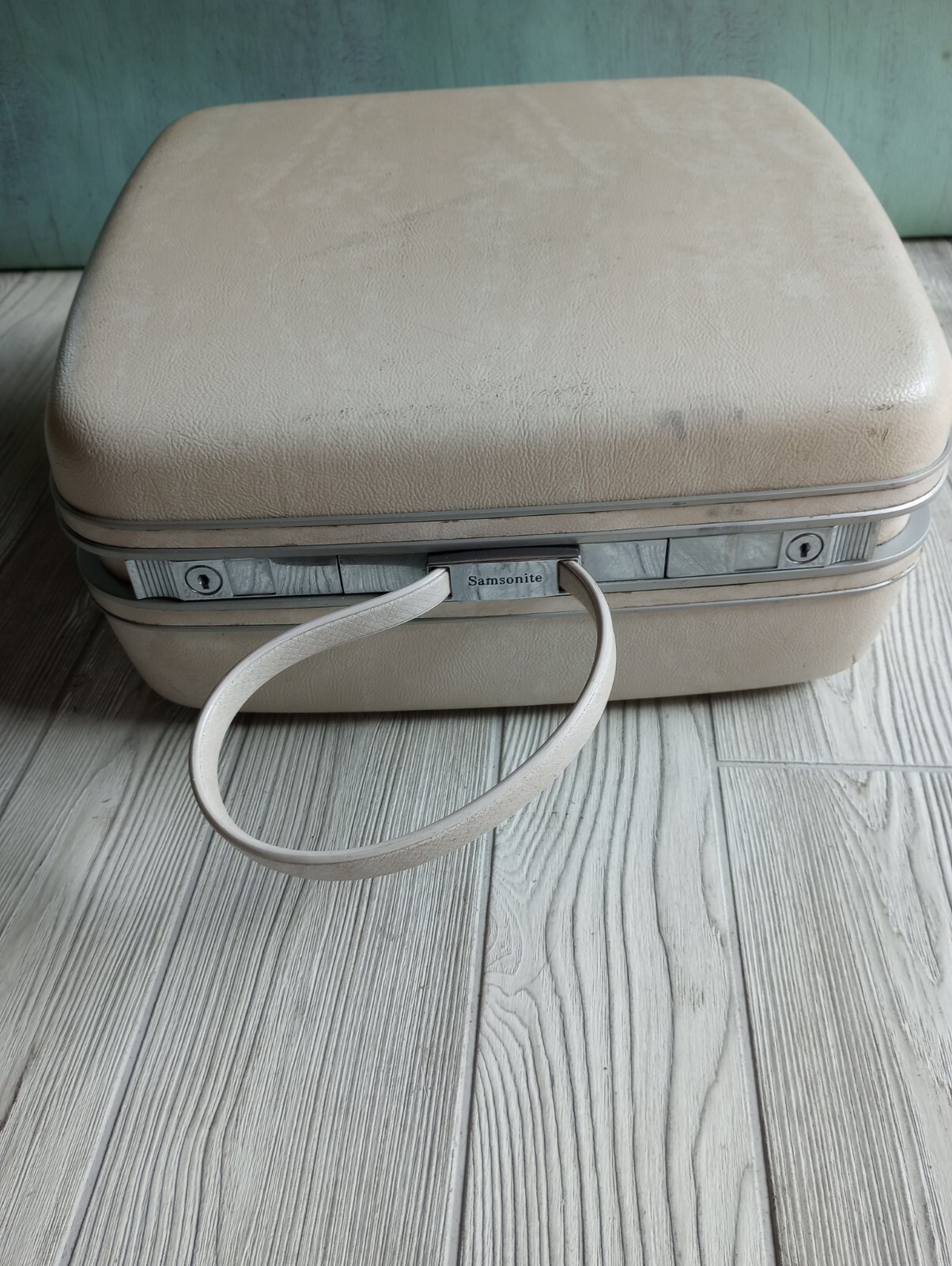 Vintage Samsonite Silhouette Honeymoon Strap Small Square Suitcase Ivory