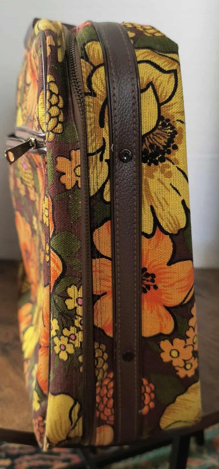 VINTAGE 1960’S FLORAL OVER NIGHT CARRY-ON LUGGAGE & KEY – JAPAN