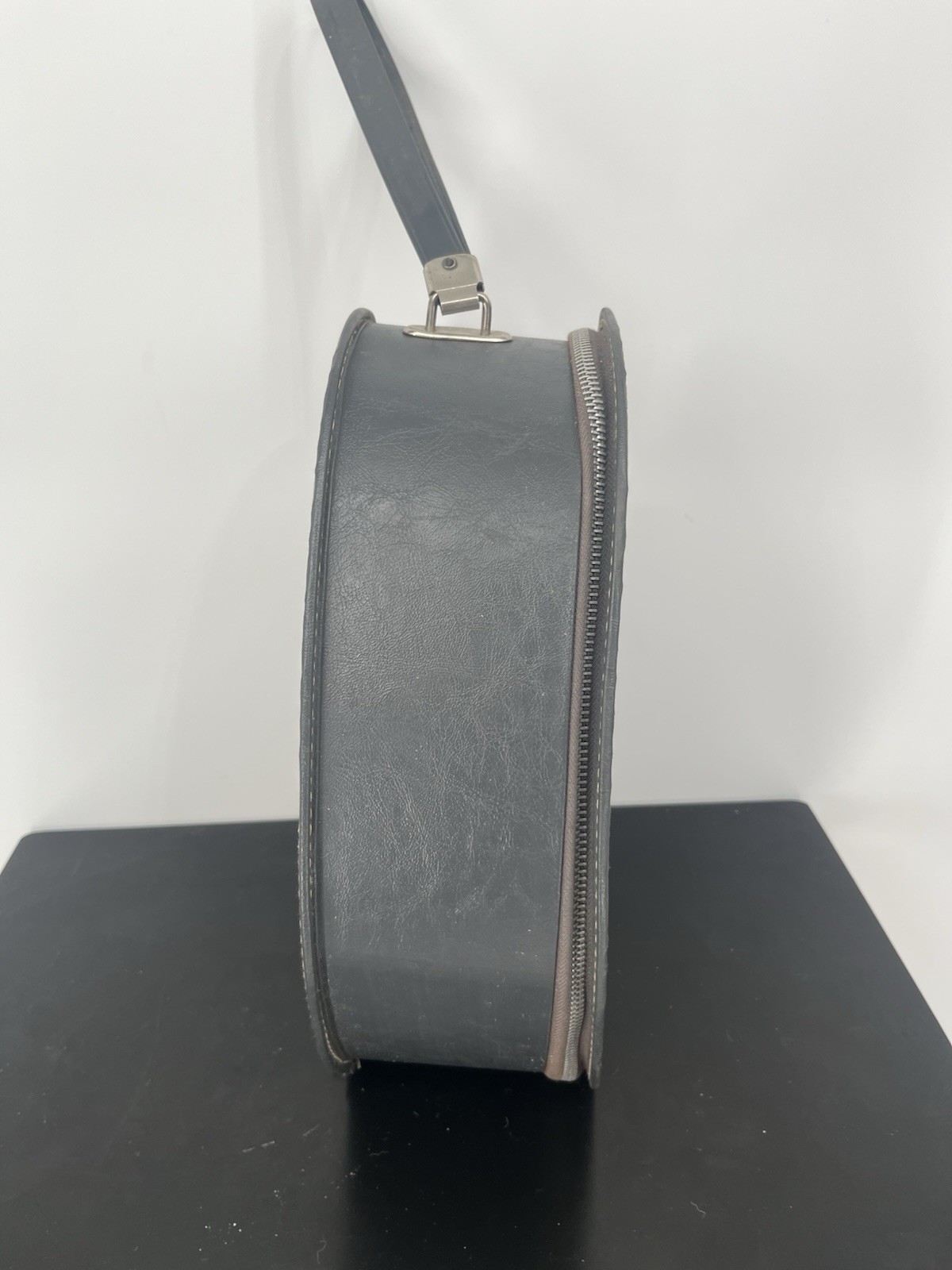 Vintage Train Case Suitcase Oval Teardrop Egg Shape Zipper Closure Handle Gray