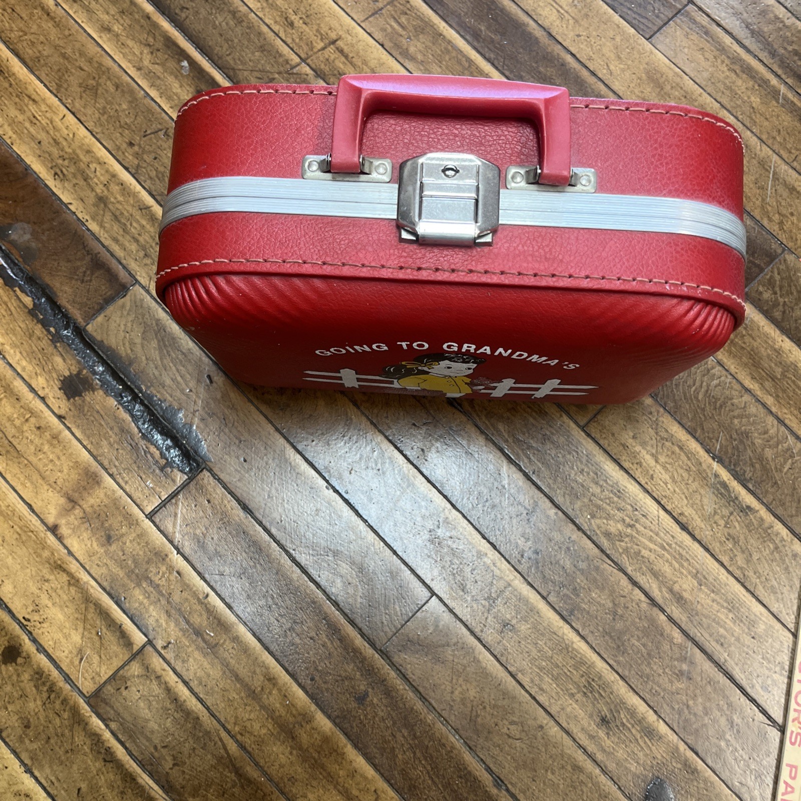 Vintage Trojan Luggage Co. Going To Grandma’s Suitcase: Red With Blue Lining