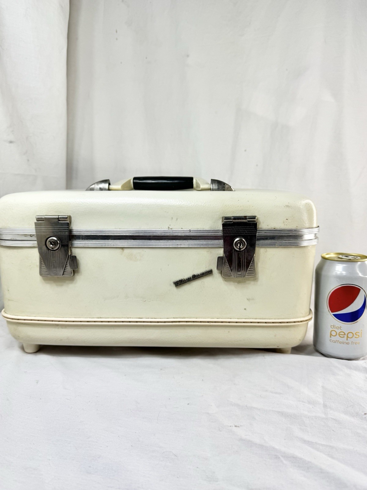 Vtg Wayfarer White Train Case Makeup Luggage Tray & Mirror 15x8x7″ H Hard Shell