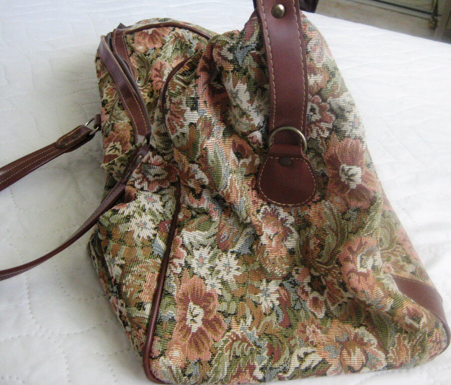 vintage Floral tapestry Duffel Travel Bag Leather double Handles & Trim Zip Top