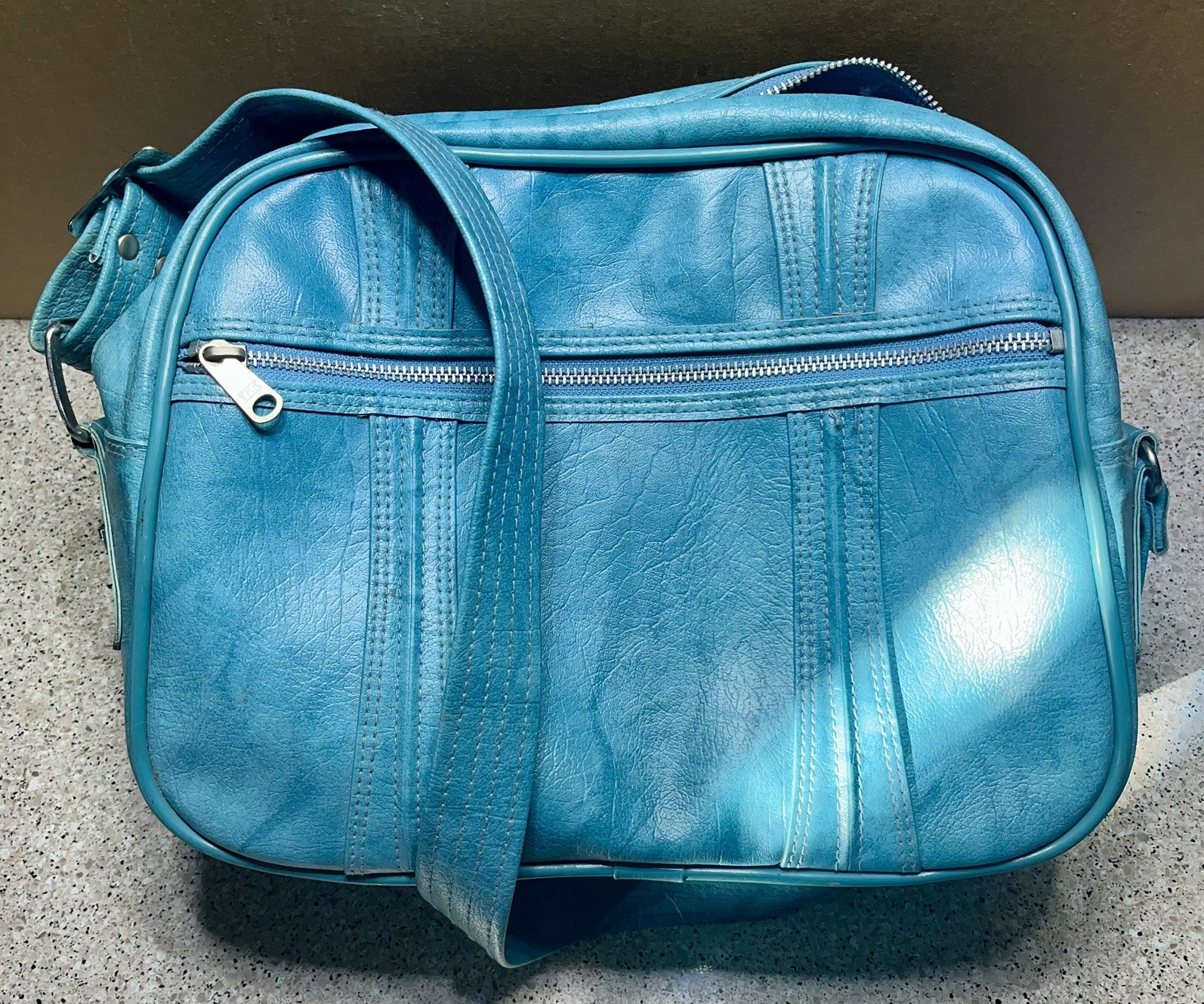 American Tourister travel set Blue Vinyl Pleather 1970’s Taiwan YKK zip Vintage
