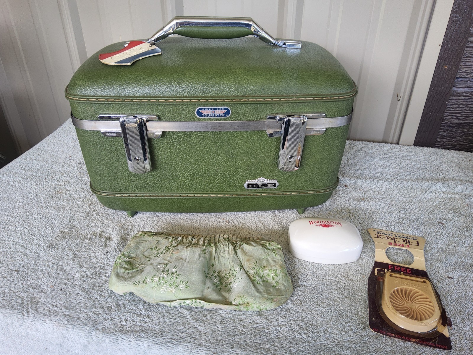 Vintage 60s American Tourister Green Hard Shell Train Case