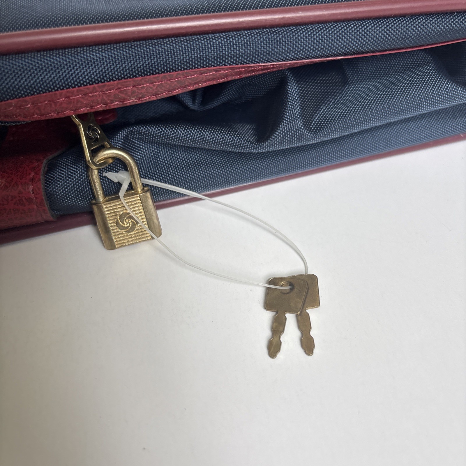 Vintage Mint Cond. 1980’s Samsonite 22″ Carry-On Suitcase Bag Luggage Navy Blue