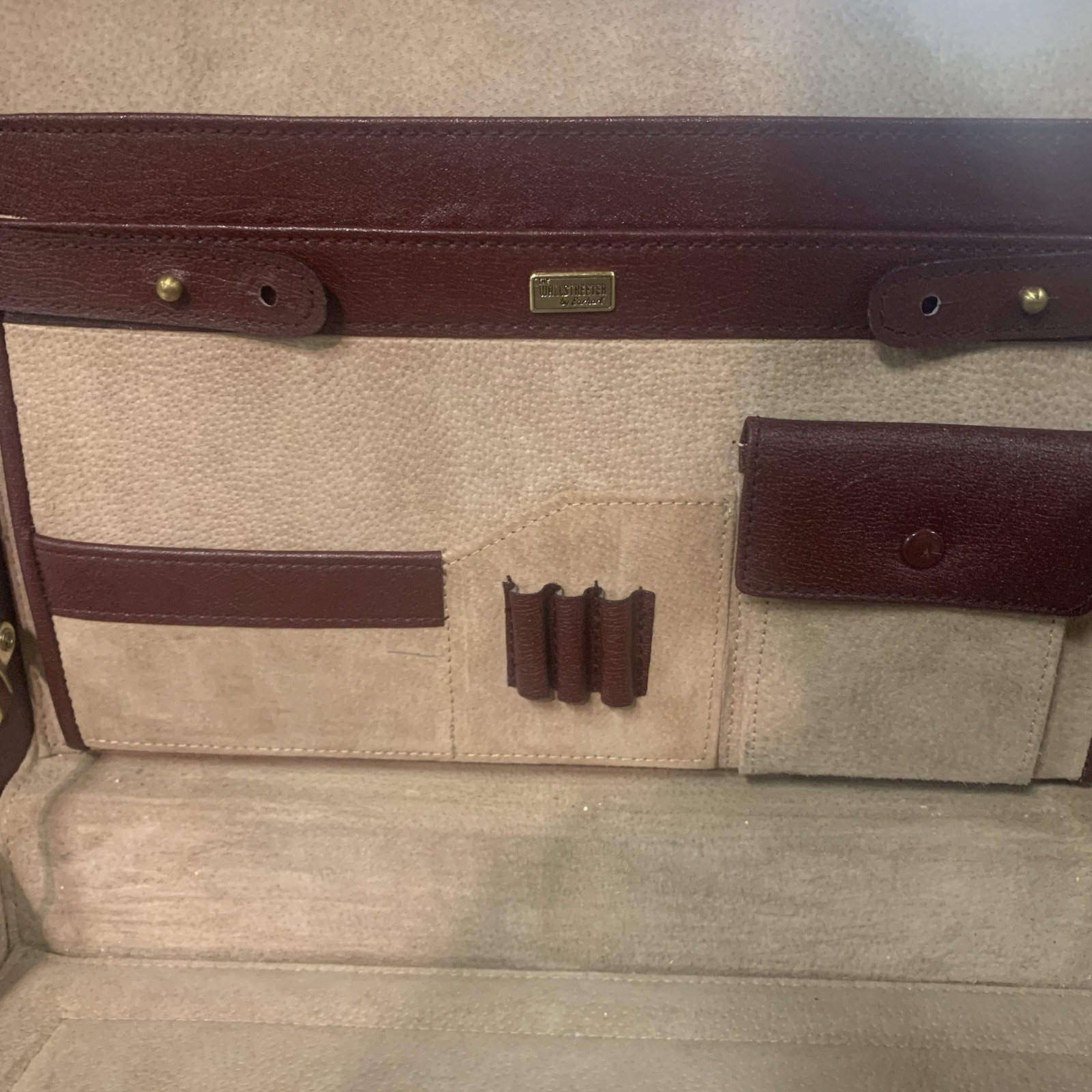 VTG Leather Briefcase The Wallstreeter by Earhart Burgundy Golden Accessories
