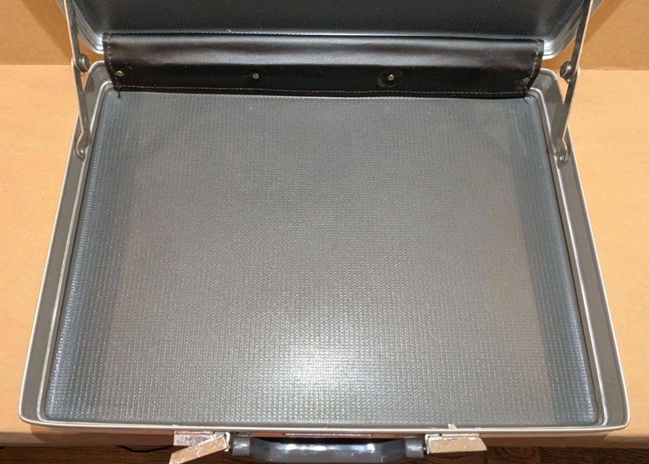 VTG Samsonite Slim Hardsided Briefcase Attaché Case Charcoal Gray 70s 80s NO KEY