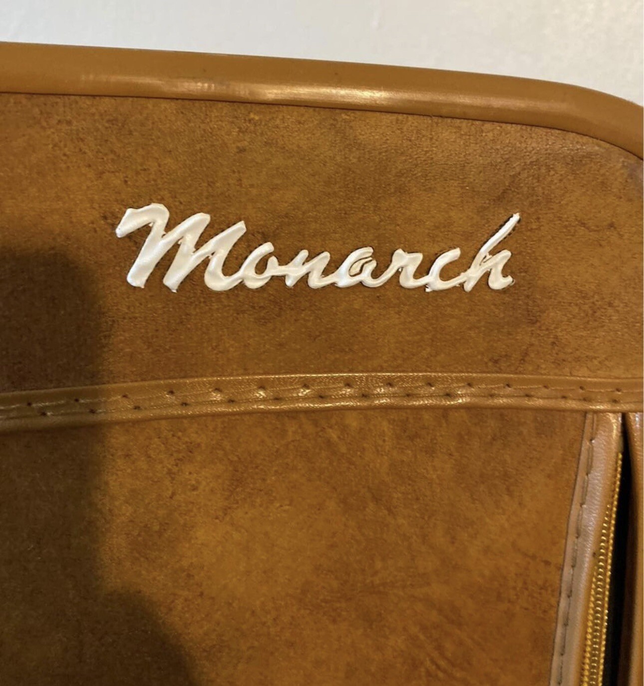 Vintage 1970’s Monarch Suitcase Set w/Locking Key Italian Flag Logo